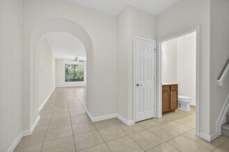 10348 Wellington Parc Dr in Wellington, FL - Building Photo - Building Photo