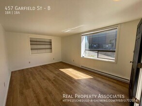 457 Garfield St in Seattle, WA - Building Photo - Building Photo