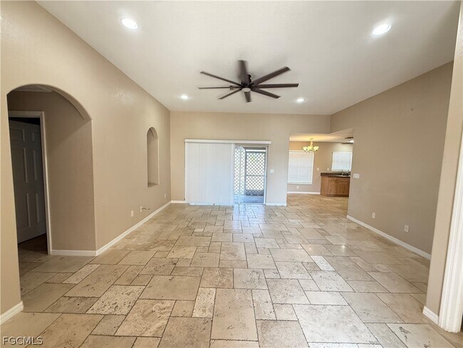 2910 21st St SW in Lehigh Acres, FL - Building Photo - Building Photo