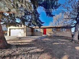 6471 S Birch Cir in Centennial, CO - Building Photo