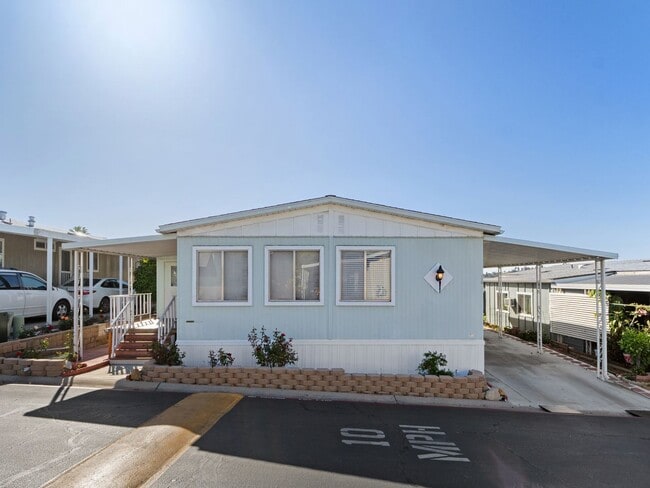 155 N Las Flores Dr in San Marcos, CA - Building Photo - Building Photo
