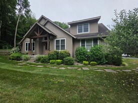 3 Laura Ct in Poughquag, NY - Building Photo