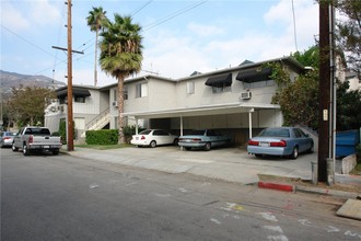 1218 Valley View Rd in Glendale, CA - Building Photo - Building Photo