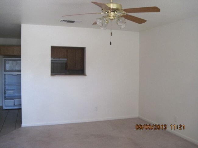 305 Cedar Ridge Dr in Nolanville, TX - Foto de edificio - Building Photo