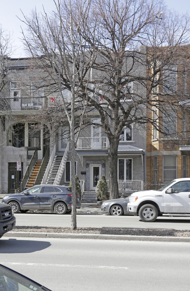 119-123 Saint-Joseph O in Montréal, QC - Building Photo - Primary Photo