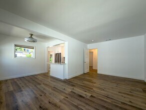 316 N Kenwood St in Burbank, CA - Foto de edificio - Building Photo