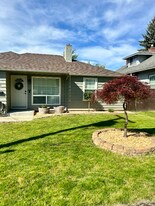 2225 Breyman St NE in Salem, OR - Building Photo