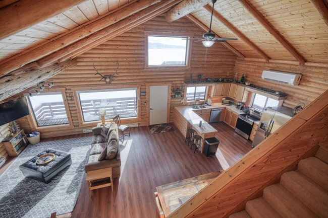 5406 Henrys Lake Rd in Island Park, ID - Building Photo - Building Photo
