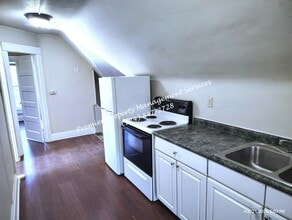 1004 Butler Ave in New Castle, PA - Building Photo - Building Photo