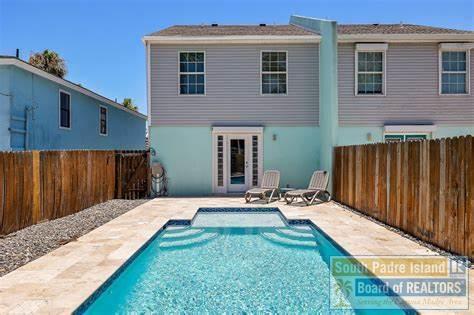 110 E Mesquite St in South Padre Island, TX - Building Photo