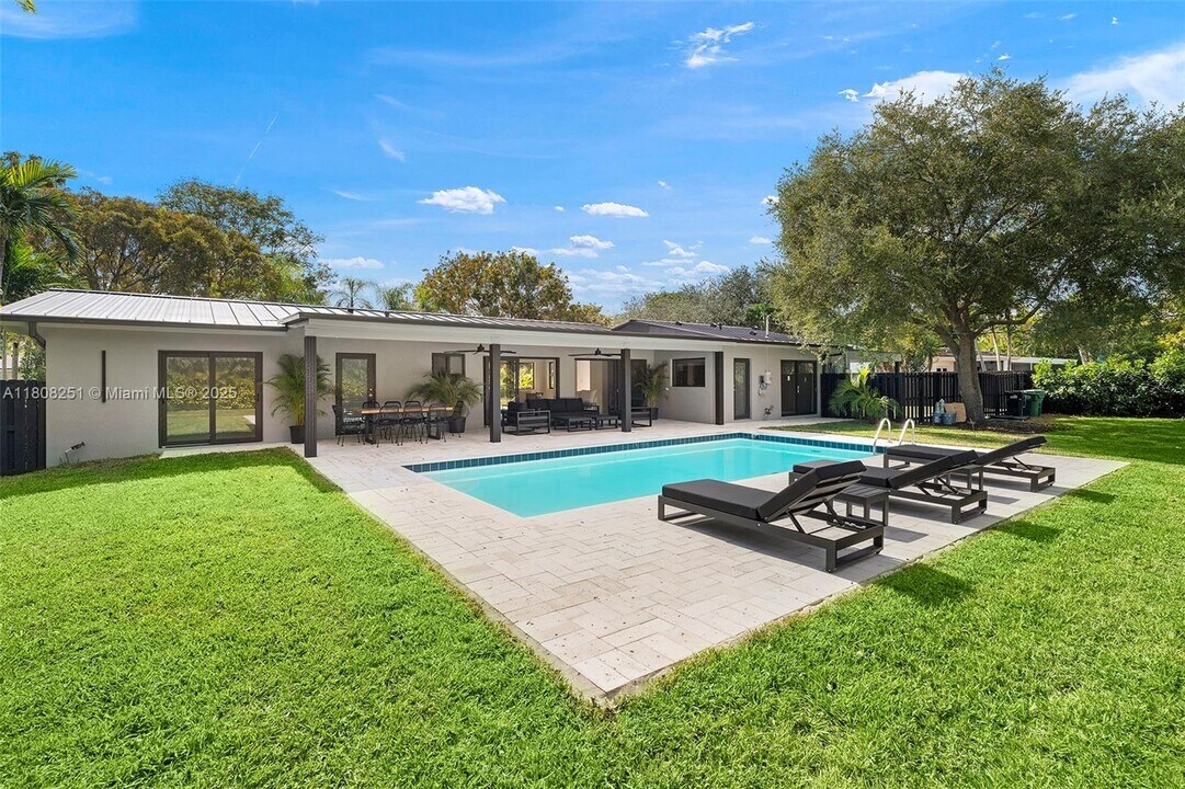 7445 SW 128th St in Miami, FL - Building Photo