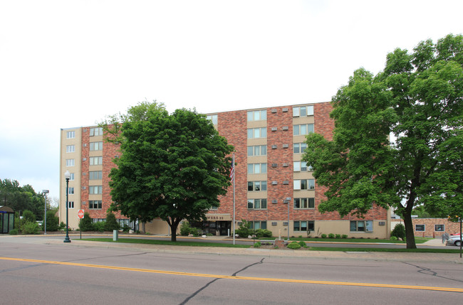 Dow Towers in Hopkins, MN - Building Photo - Building Photo