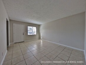 2859 Yellow Pine Ct-Unit -7 in Jacksonville, FL - Building Photo - Building Photo