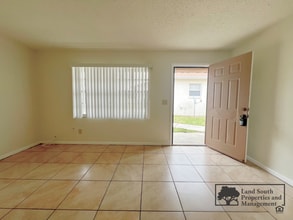 5857 Charlton Dr in Lakeland, FL - Building Photo - Building Photo