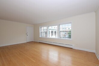 1402 Hinman Ave in Evanston, IL - Building Photo - Building Photo
