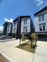 2205 Staples St in Houston, TX - Building Photo - Building Photo