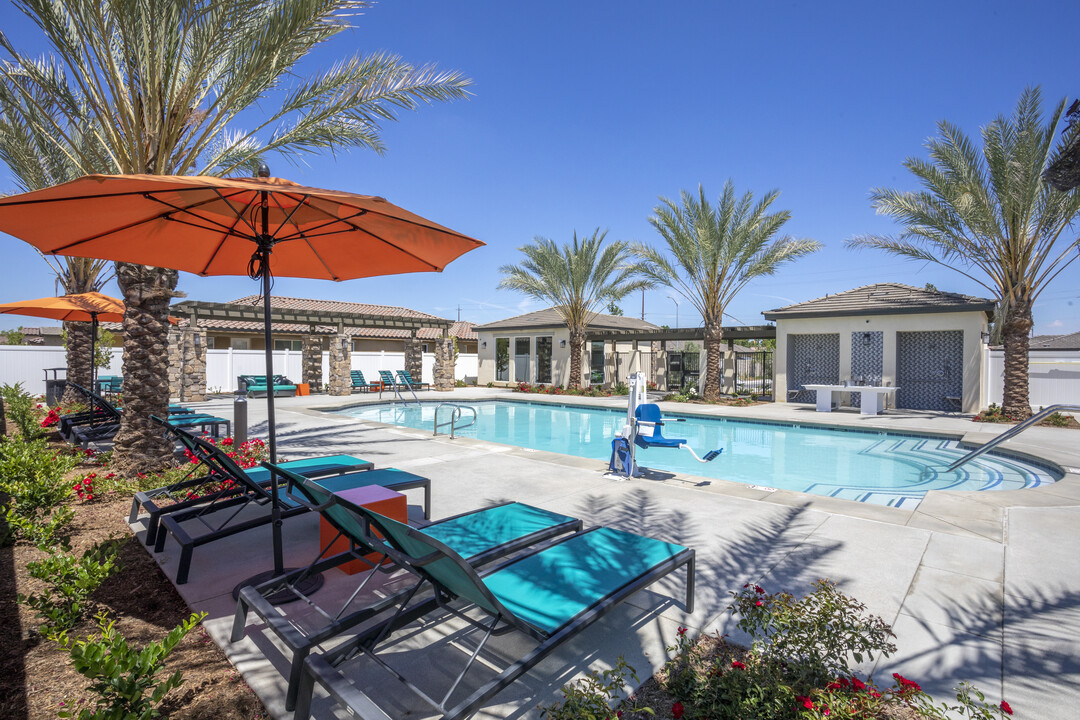 Sycamore Creek Village Rental Homes in Bakersfield, CA - Building Photo