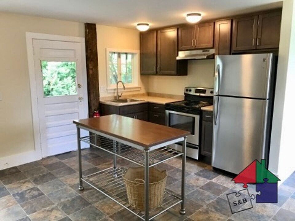 123 Hill St in Barre, VT - Building Photo