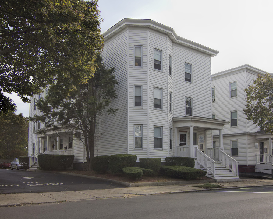 44-46 Lewis St in Lynn, MA - Building Photo