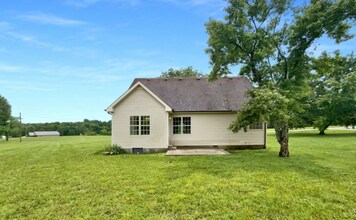851 Salem Rd in Clarksville, TN - Building Photo - Building Photo