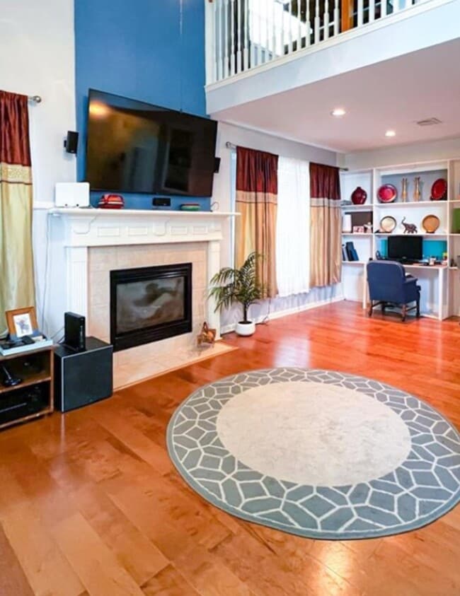 property at 815 Davis Rd