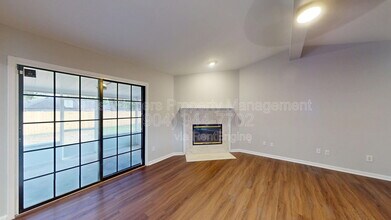 1012 Dorwinion Dr in Jacksonville, FL - Building Photo - Building Photo