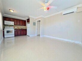 2901 Middle River Dr in Fort Lauderdale, FL - Building Photo