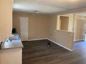 300 W 12th St in Thornton, TX - Building Photo - Building Photo