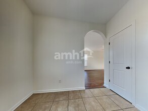 9274 Afton Grove Rd in Cordova, TN - Foto de edificio - Building Photo