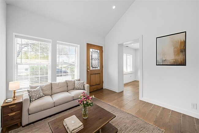 property at 2318 Santa Rosa St