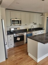 628 Trapelo Rd, Unit 2 in Belmont, MA - Building Photo - Building Photo