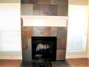 14020 Schroeder Rd in Houston, TX - Foto de edificio - Building Photo