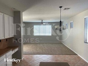 18451 W Sunrise Dr, Unit 407 in Goodyear, AZ - Foto de edificio - Building Photo