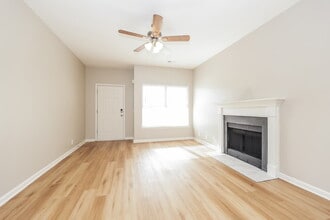 7233 Legacy Dr in Nashville, TN - Building Photo - Building Photo