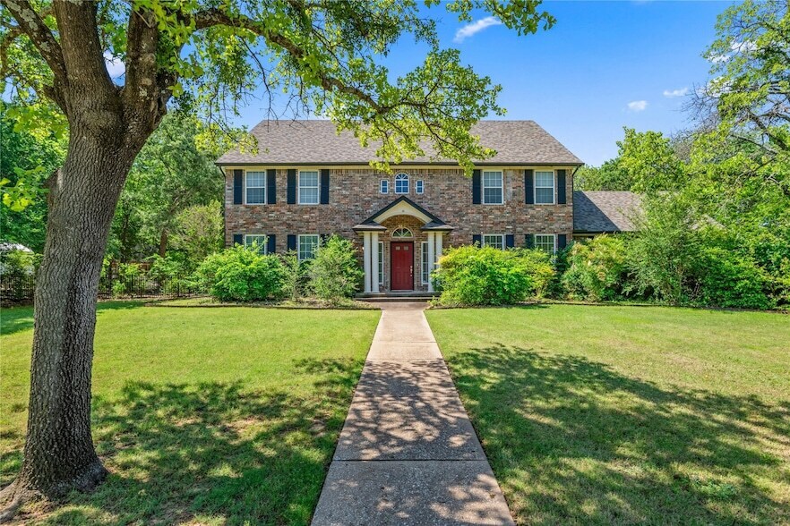 150 Creekside Dr in Double Oak, TX - Building Photo
