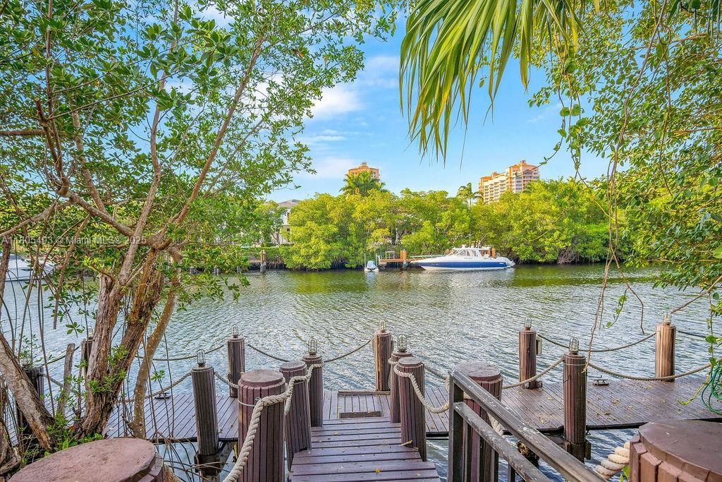 6960 Mira Flores Ave in Coral Gables, FL - Building Photo