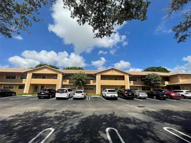3026 Coral Springs Dr in Coral Springs, FL - Building Photo - Building Photo