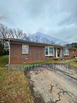2412 J Mack Cir SW in Cleveland, TN - Building Photo