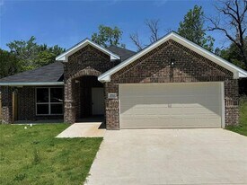 3912 Oneal St in Greenville, TX - Building Photo