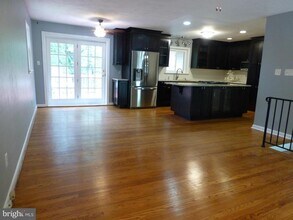 2046 Greenwich St in Falls Church, VA - Building Photo - Building Photo