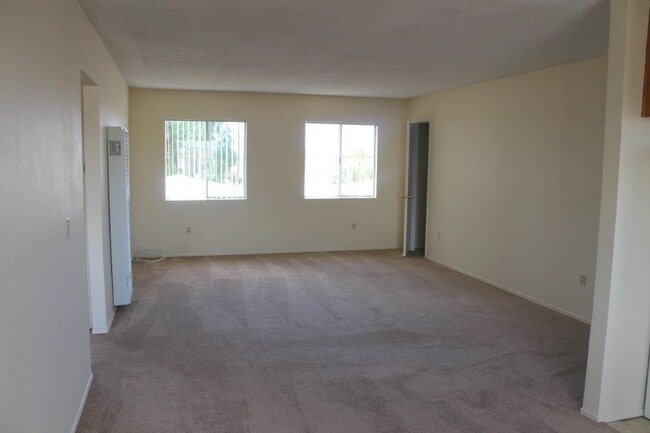 1023-1027 12th St in Imperial Beach, CA - Building Photo - Building Photo