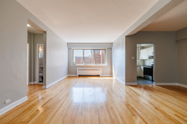 6955 Fielding Avenue in Montréal, QC - Building Photo - Interior Photo