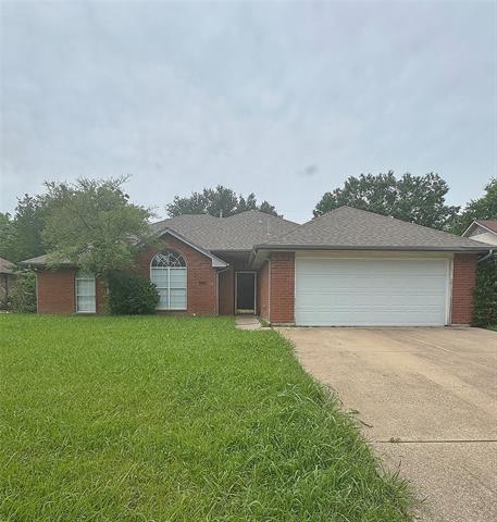 217 Morene Ave in Waxahachie, TX - Building Photo