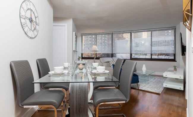 175 E 96th St in New York, NY - Building Photo - Building Photo