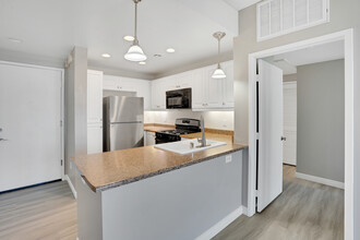 Metro 102 Apartments in Ontario, CA - Building Photo - Interior Photo