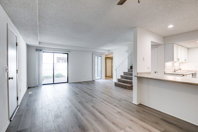 Auburn Townhomes in Hopkins, MN - Building Photo - Interior Photo