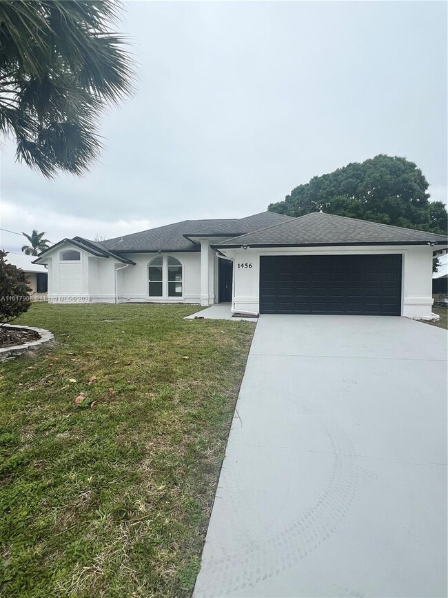 1456 Bevan Dr in Sebastian, FL - Foto de edificio - Building Photo