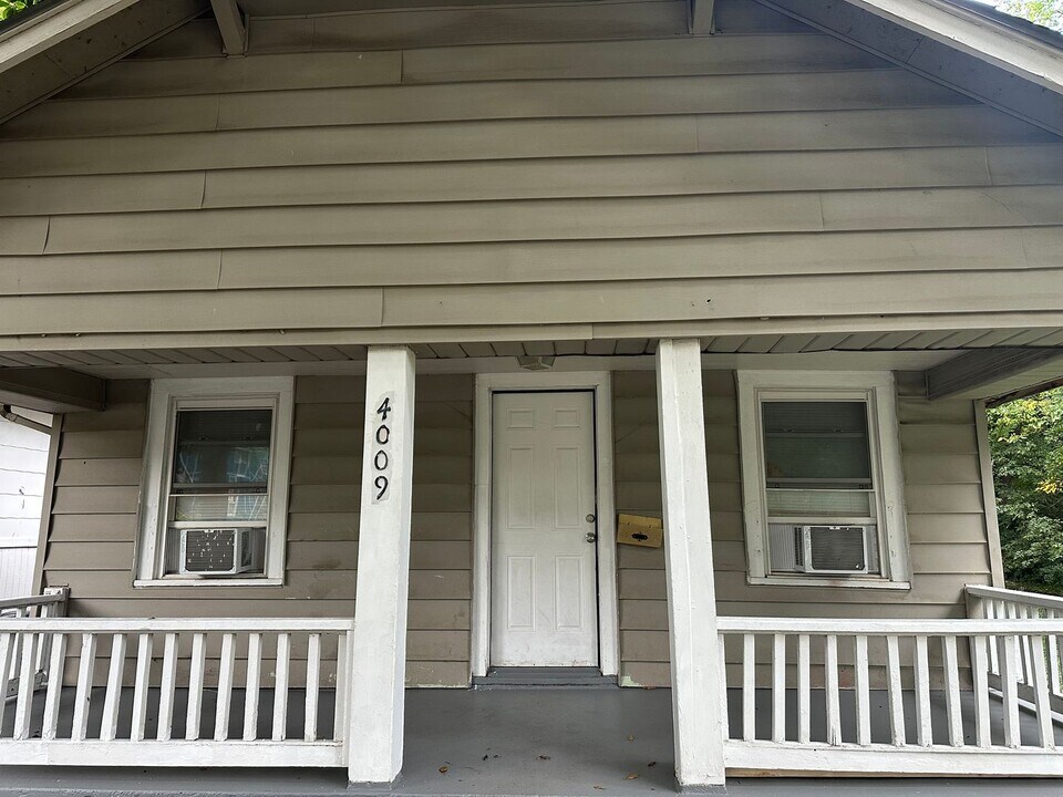 4009 Flora Ave in Kansas City, MO - Building Photo