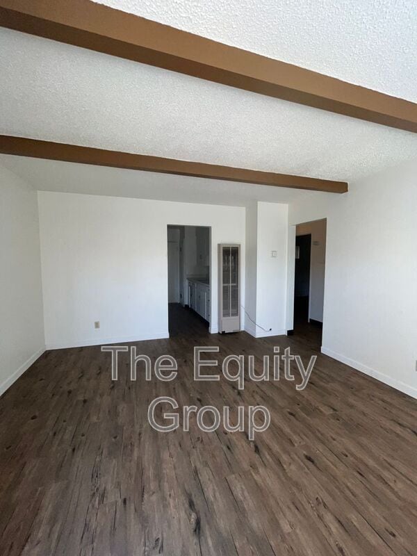 513 E Myrtle Ave in Visalia, CA - Building Photo - Building Photo