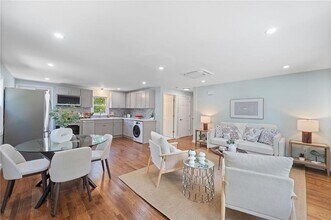 7 Laneway Ct in Narragansett, RI - Building Photo - Building Photo